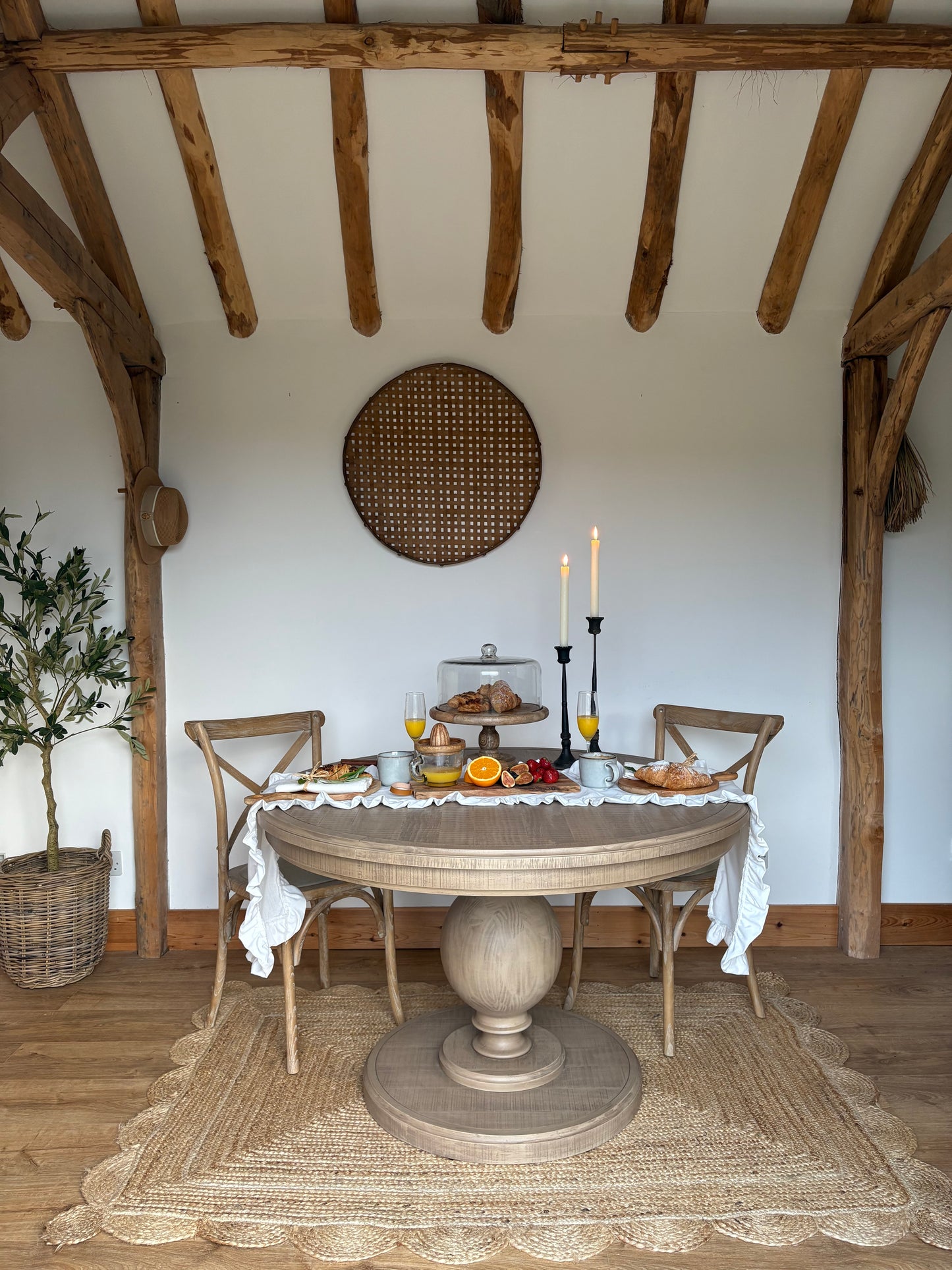 Vancouver Round Extending Dining Table